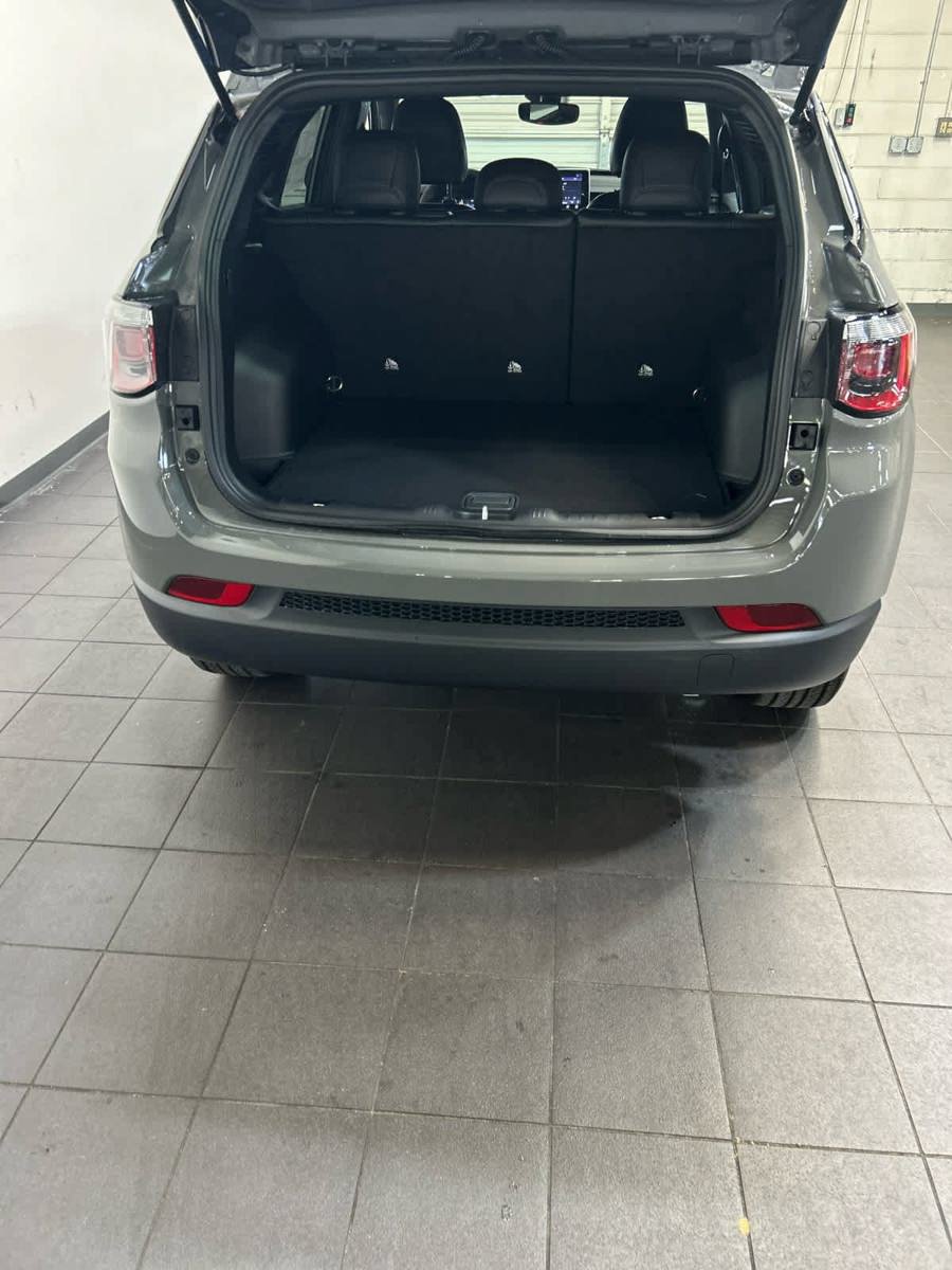 New 2026 Jeep Compass Latitude AWD/4WD image 10