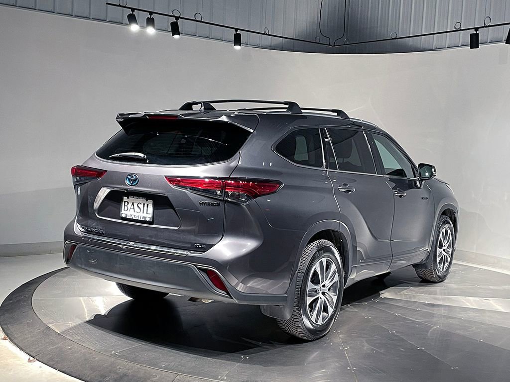 Used 2021 Toyota Highlander XLE image 11