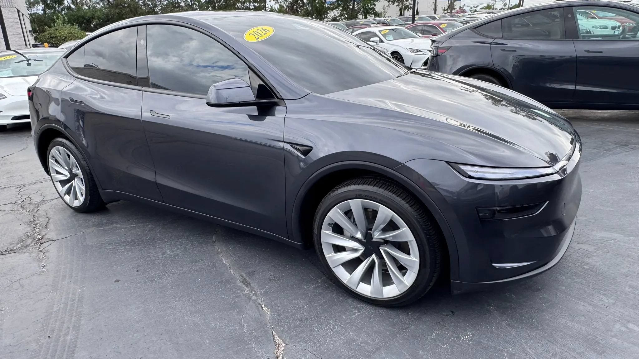 Used 2026 Tesla Model Y AWD image 3