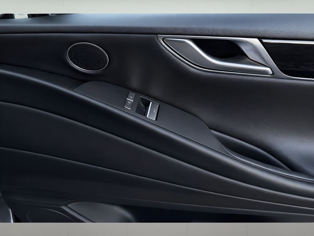 Used 2023 Genesis G80 2.5T image 25
