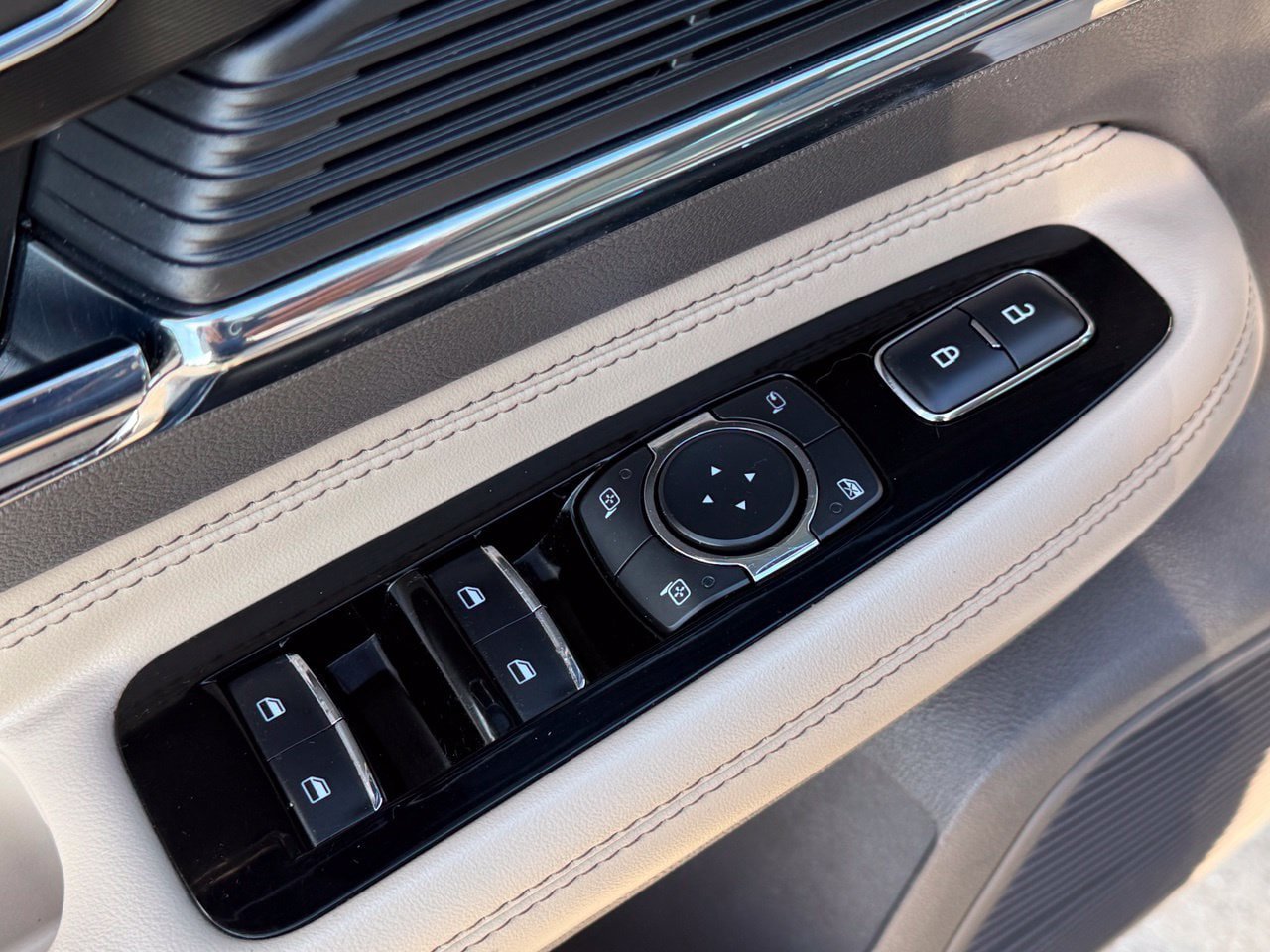 Used 2020 Lincoln Corsair FWD image 35