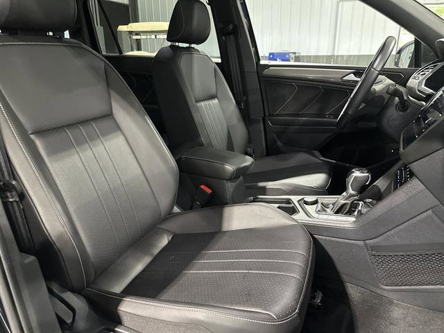 Certified 2024 Volkswagen Tiguan SE R-Line image 19