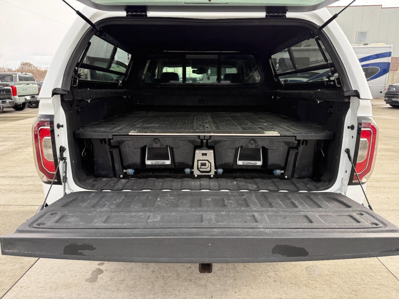 Used 2018 GMC Sierra 1500 SLT image 27
