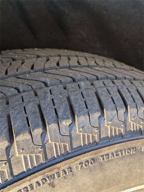 Used 2025 GMC Acadia Elevation image 9