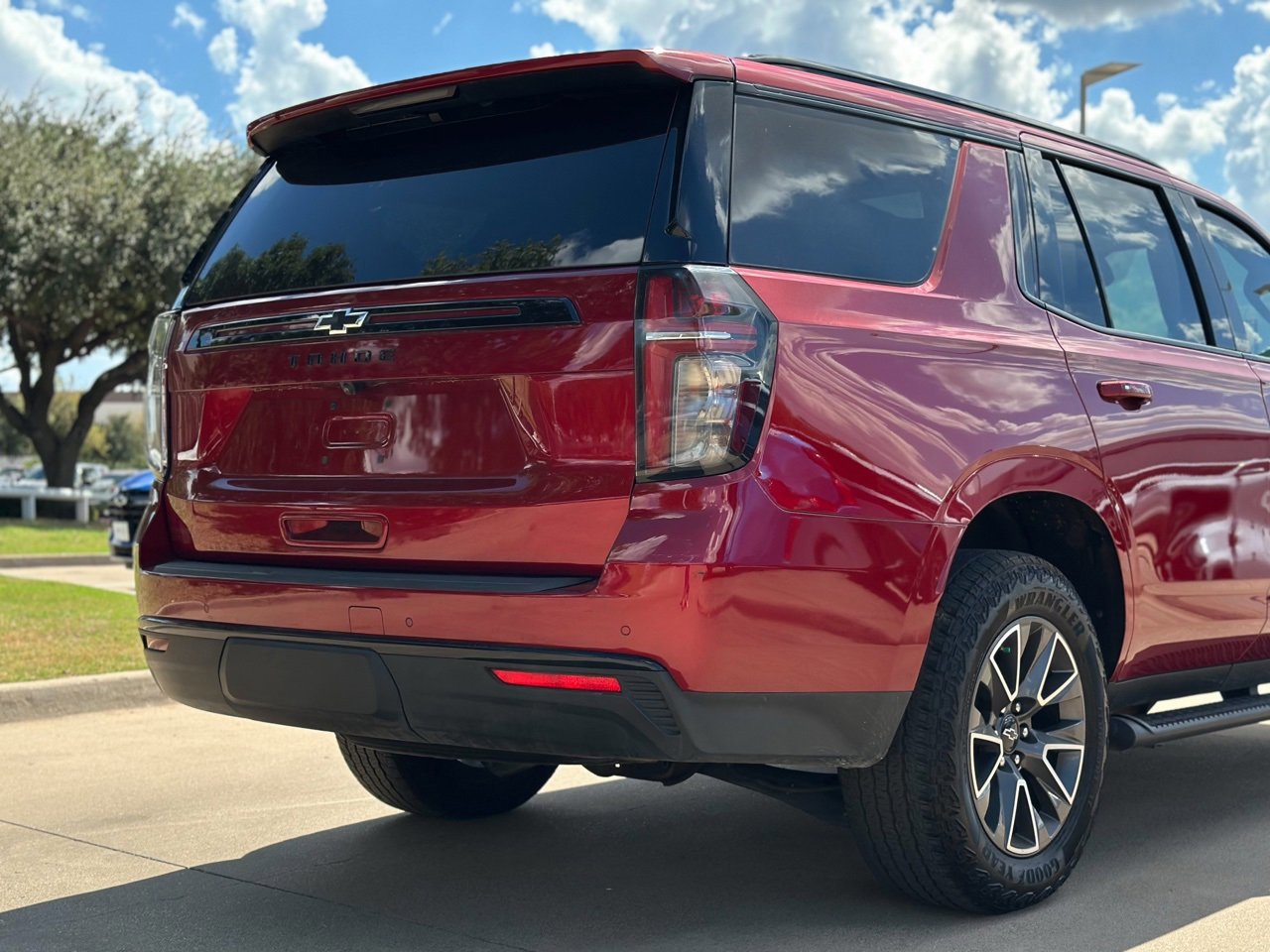 Certified 2023 Chevrolet Tahoe Z71 w/ Luxury Package image 15
