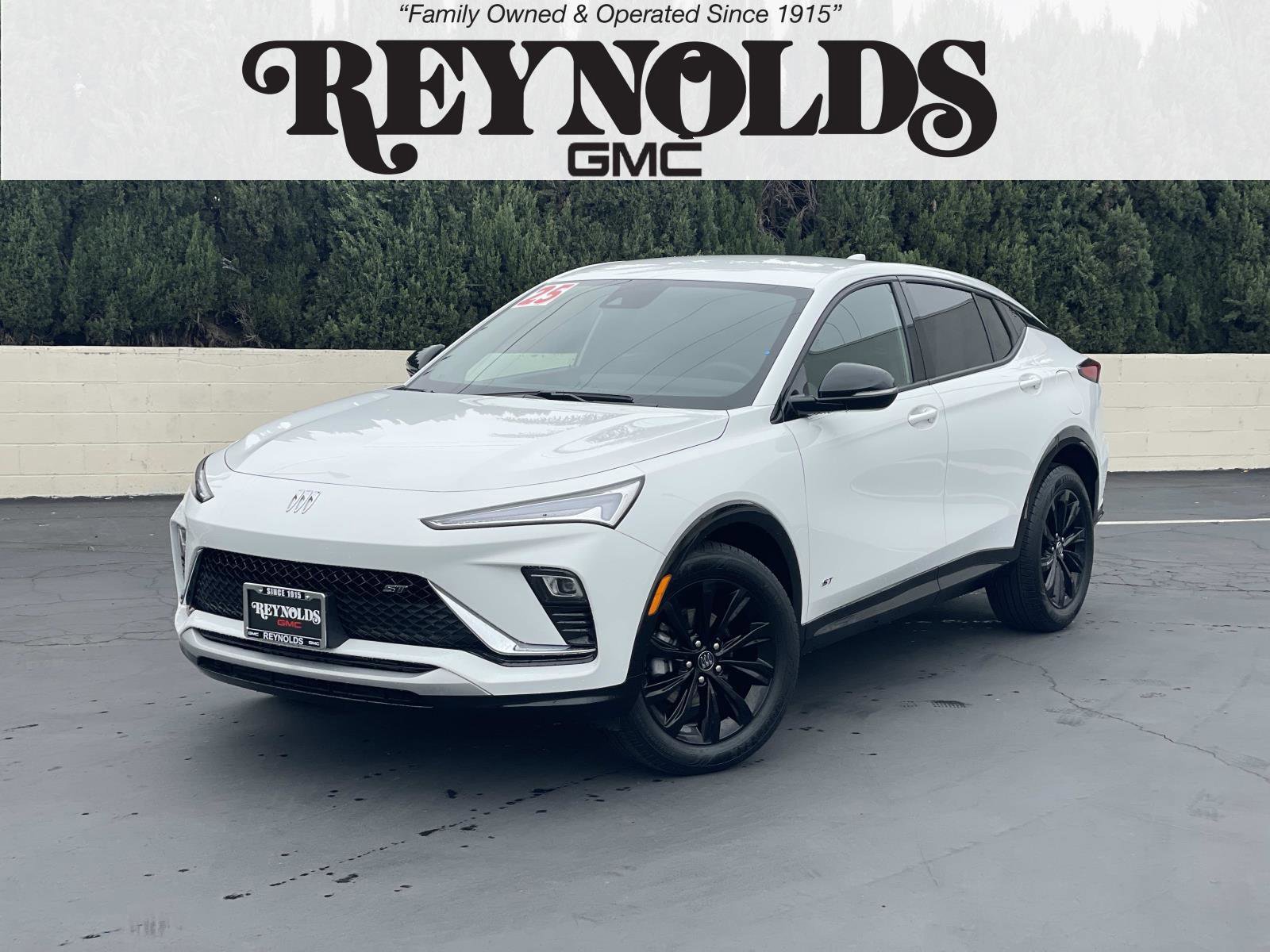 Used 2025 Buick Envista Sport Touring image 1