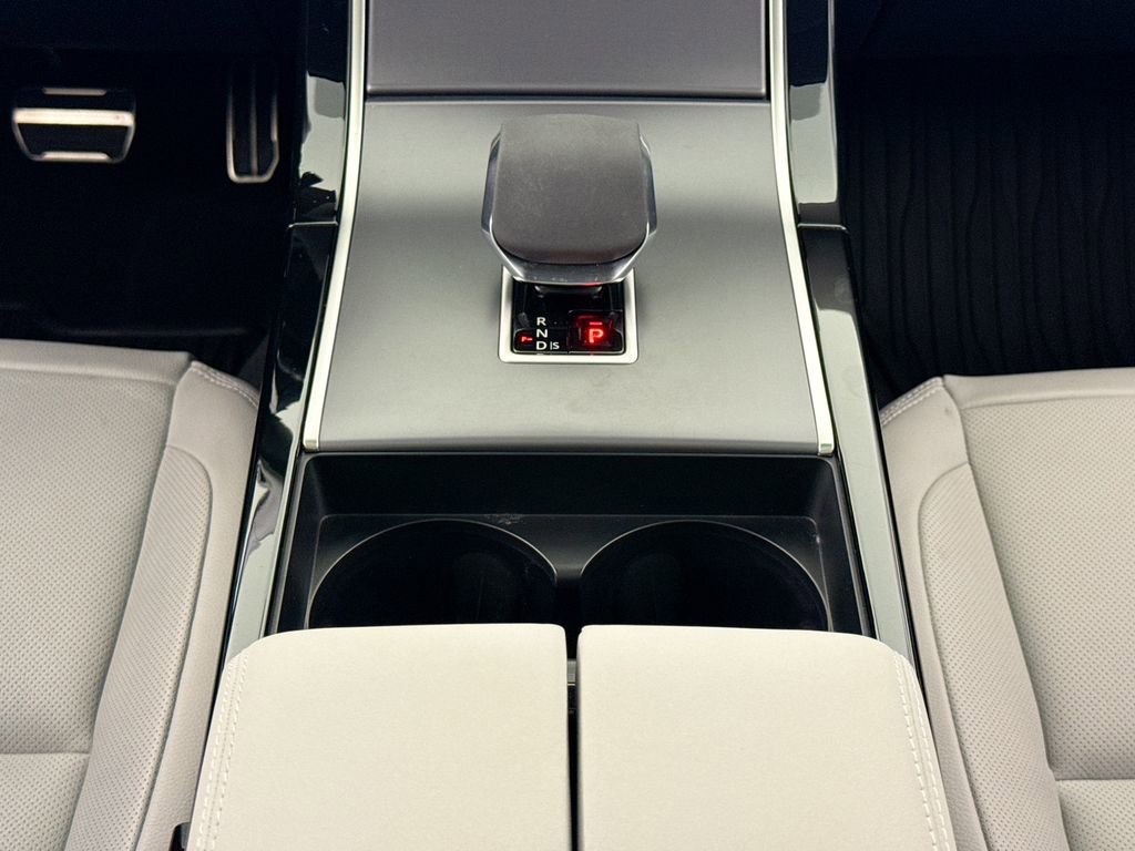 Used 2024 Land Rover Range Rover Velar Dynamic SE image 12
