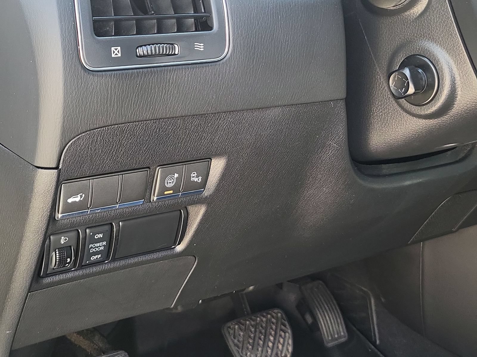 Used 2017 INFINITI QX80 2WD w/ Driver Assistance Package image 18