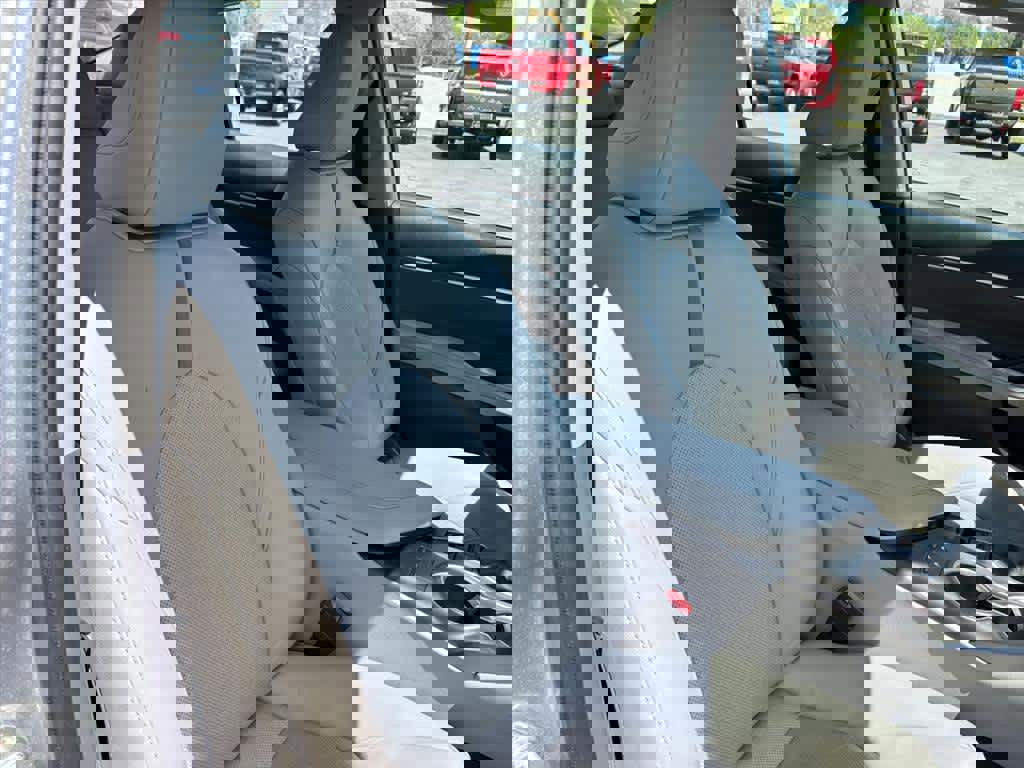 Used 2021 Toyota Camry XLE FWD image 6