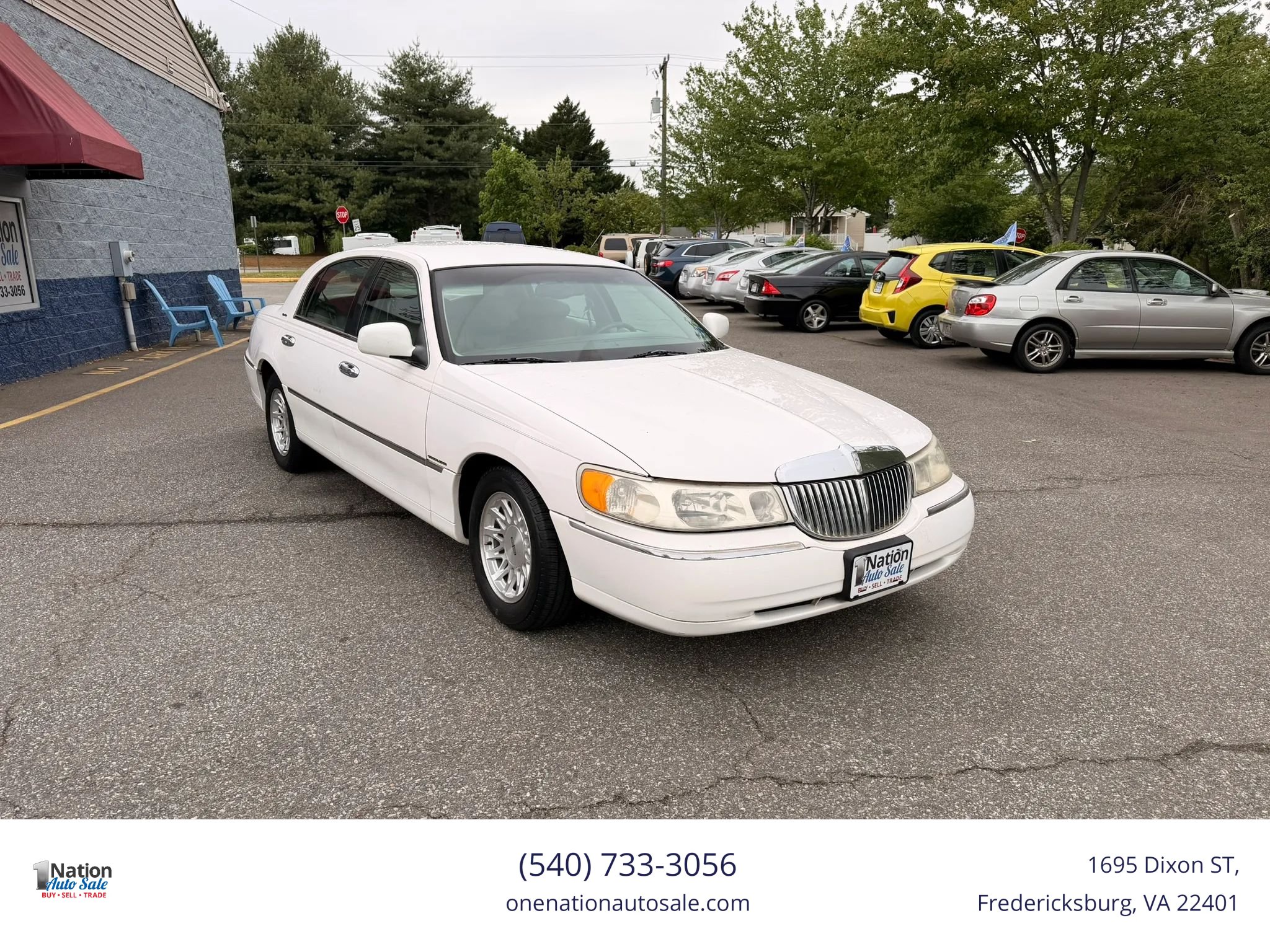 Used 1999 Lincoln Town Car Signature RWD image 8