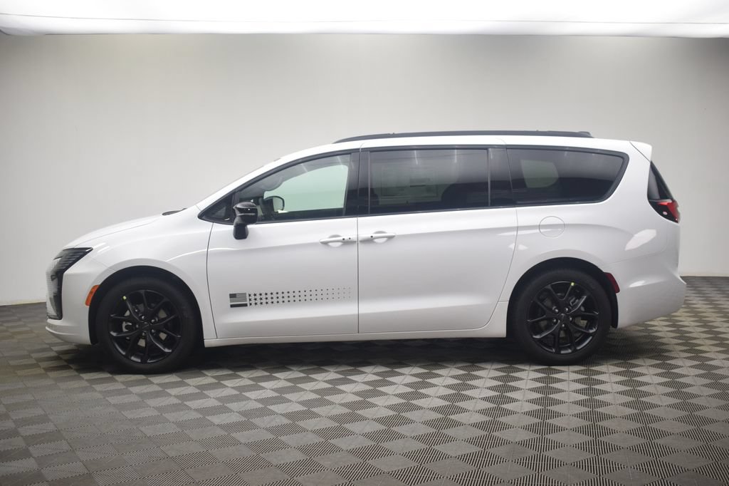 New 2027 Chrysler Pacifica Select FWD image 12