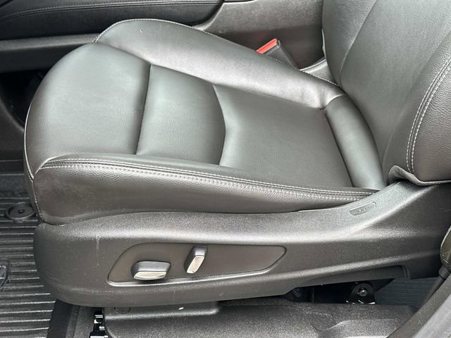 Used 2024 Cadillac XT6 Luxury w/ LPO, Floor Liner Package AWD/4WD image 19