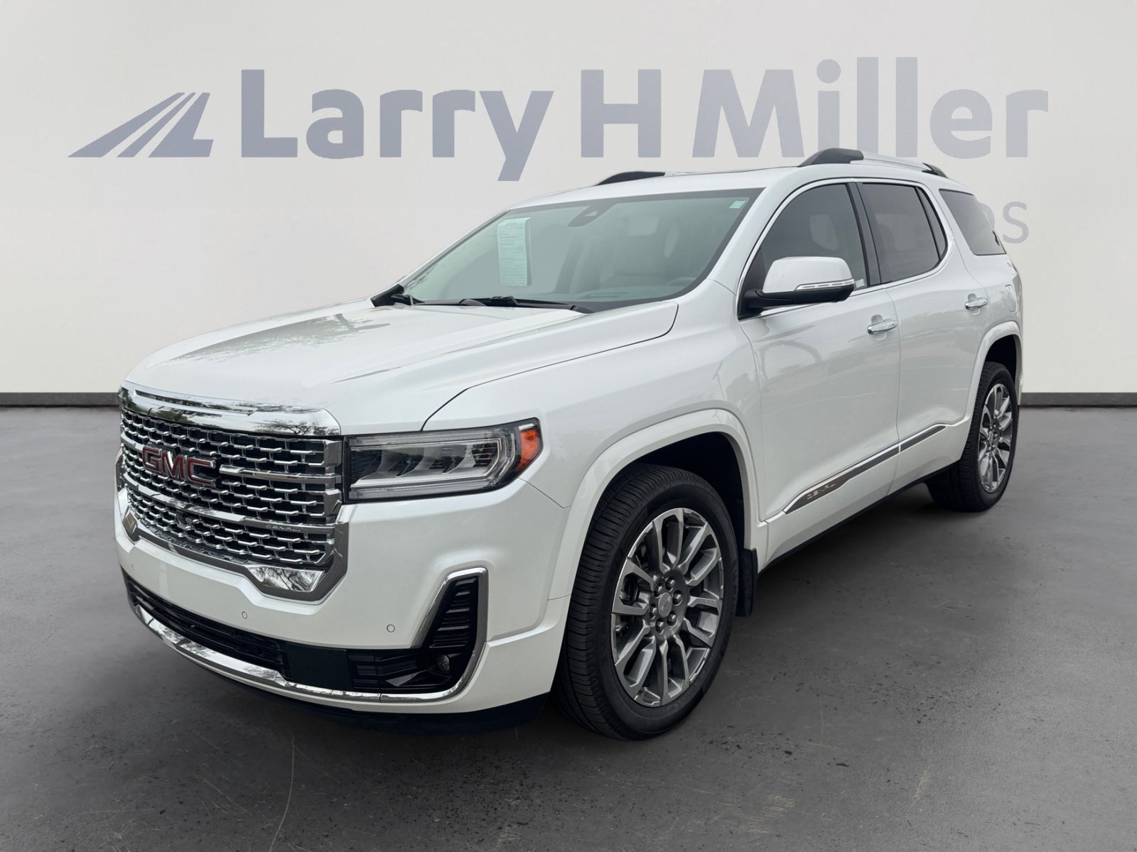 Used 2021 GMC Acadia Denali w/ Denali Ultimate Package AWD/4WD image 1