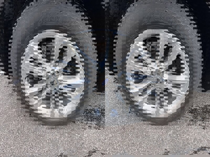 Used 2019 Ford Explorer XLT w/ Equipment Group 201A image 10