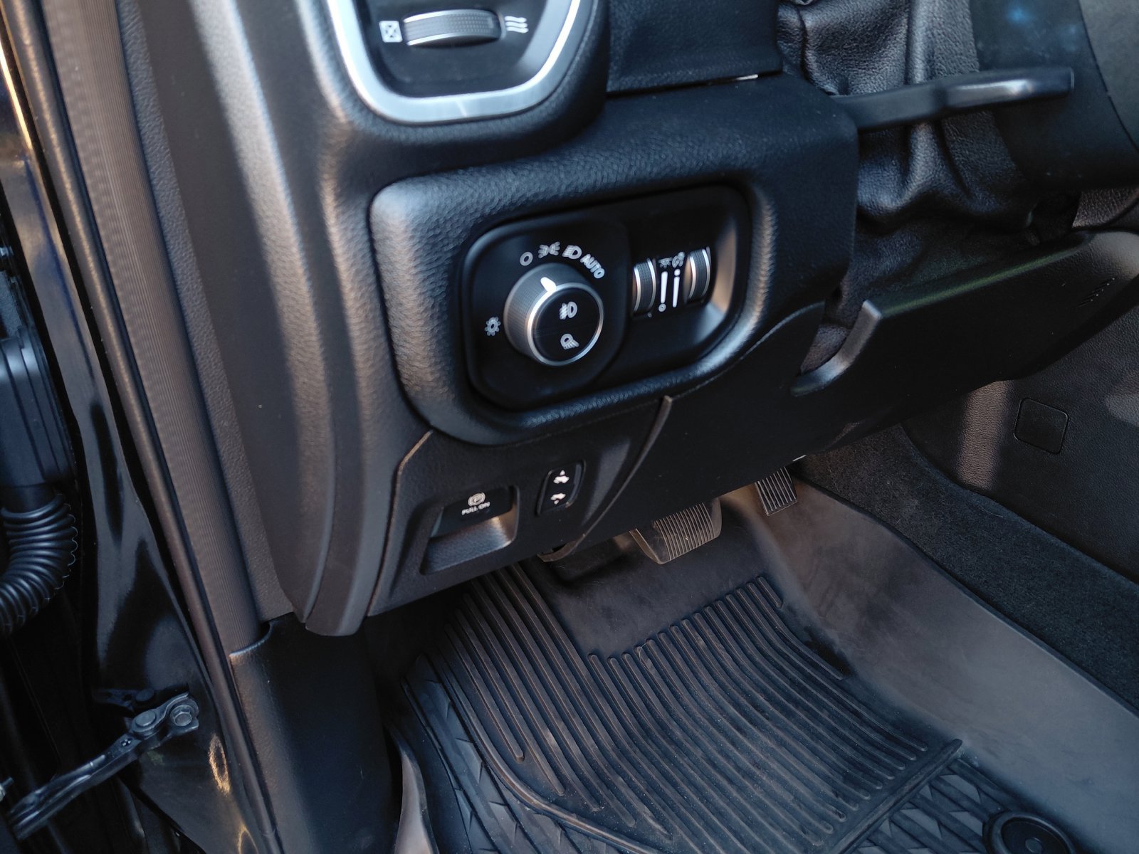 Used 2021 RAM 1500 Laramie AWD/4WD image 21