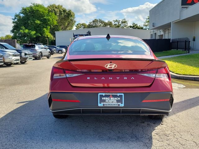 Used 2025 Hyundai Elantra Sport image 5