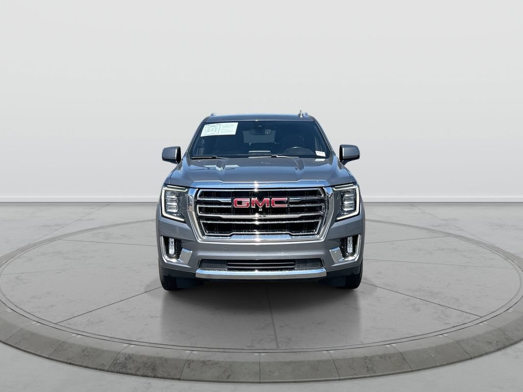 Used 2022 GMC Yukon XL SLT w/ SLT Luxury Package AWD/4WD image 3