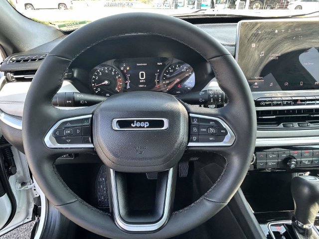 Used 2026 Jeep Compass Limited AWD/4WD image 7
