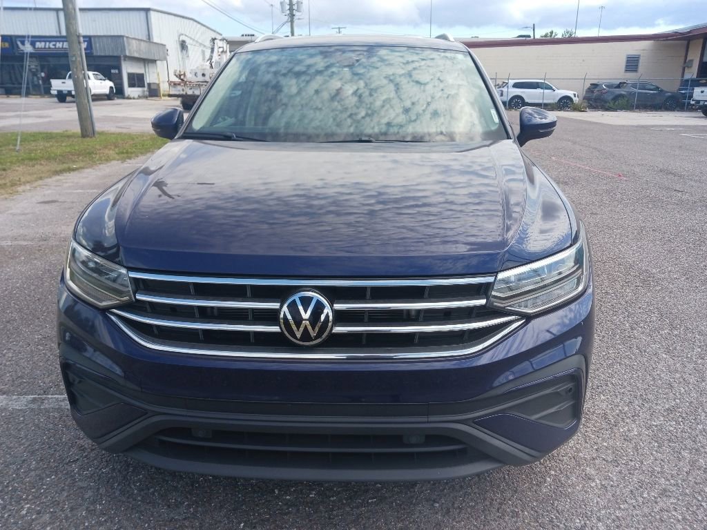 Used 2022 Volkswagen Tiguan SE AWD/4WD image 2