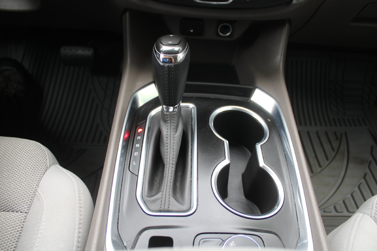 Used 2020 Chevrolet Traverse LT FWD image 38