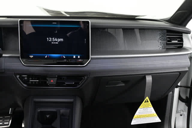 New 2026 Volkswagen Tiguan SE R-Line FWD image 18