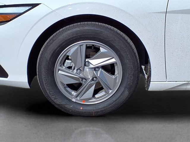New 2026 Hyundai Elantra SE FWD image 10