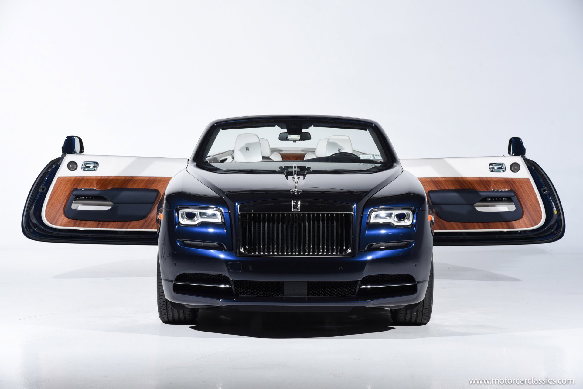 Used 2016 Rolls-Royce Dawn image 3