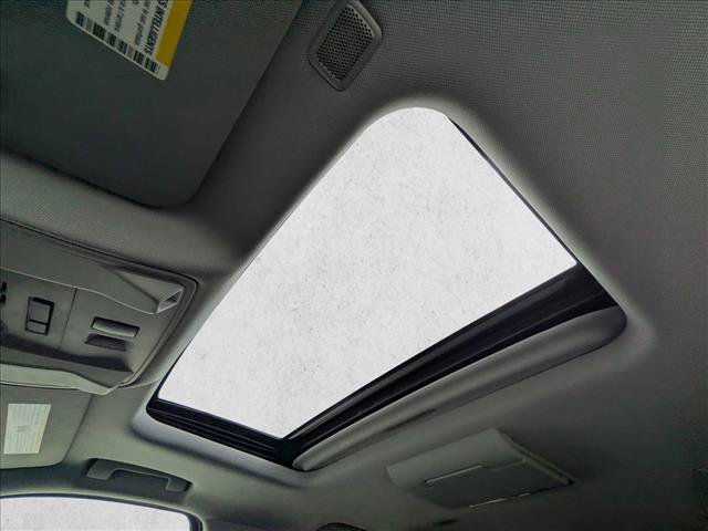 Used 2015 Chevrolet Suburban LTZ image 15