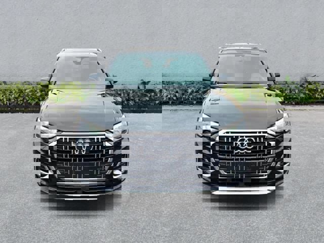 Used 2020 Audi Q3 2.0T Premium w/ Convenience Package image 3