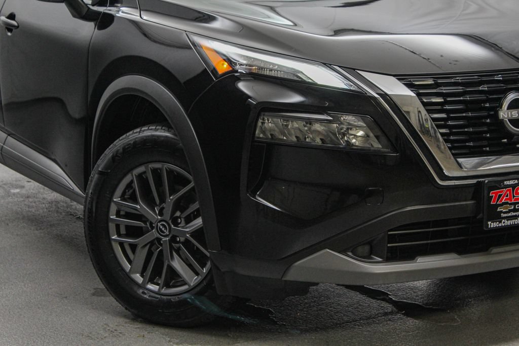 Used 2023 Nissan Rogue S AWD/4WD image 3
