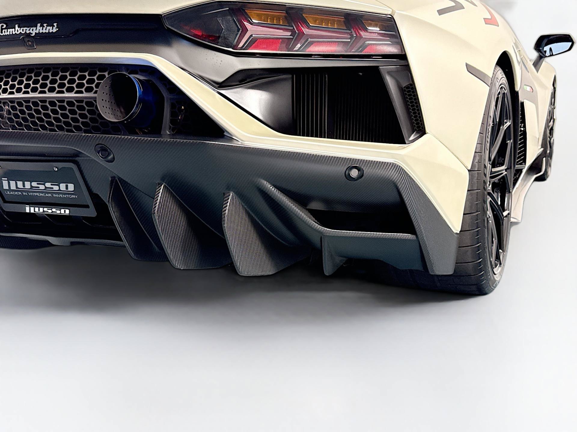Used 2020 Lamborghini Aventador SVJ AWD/4WD image 60