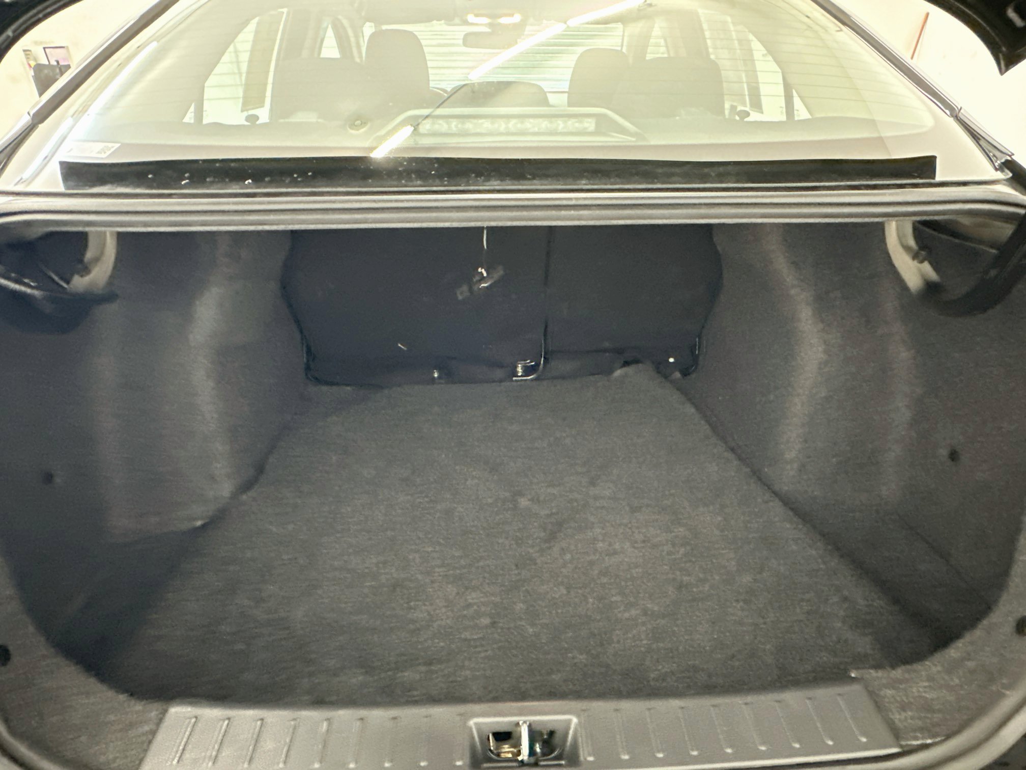 Used 2025 Nissan Versa SV FWD image 29