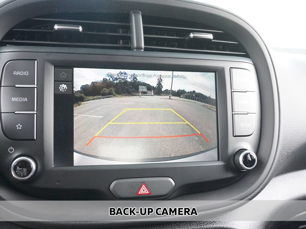 Used 2025 Kia Soul LX w/ LX Technology Package FWD image 5