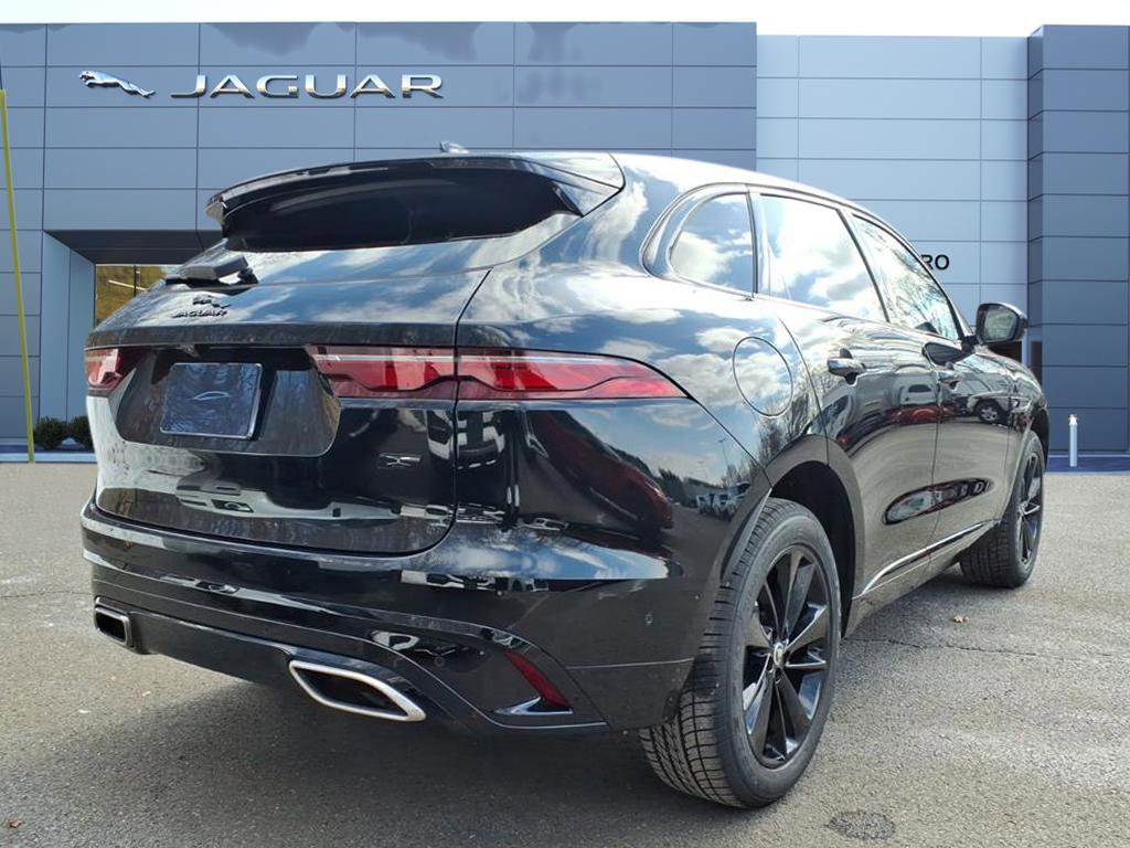 New 2026 Jaguar F-PACE R-Dynamic S image 2