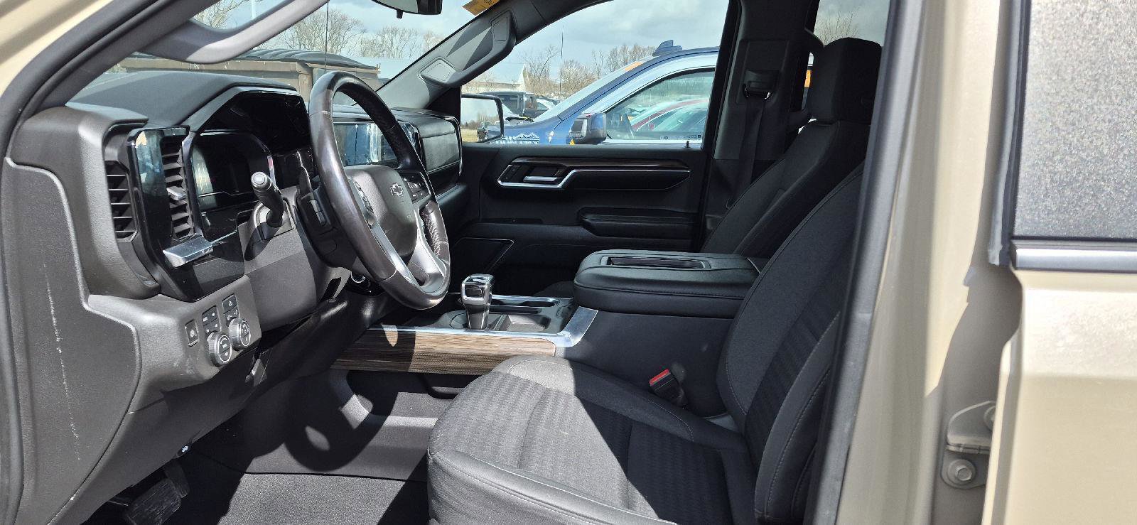 Used 2022 Chevrolet Silverado 1500 LT Trail Boss w/ Protection Package image 6