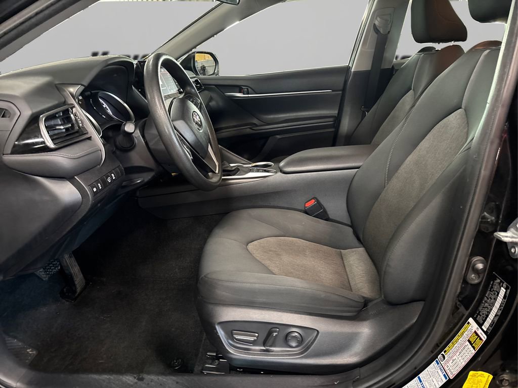 Used 2023 Toyota Camry LE image 9