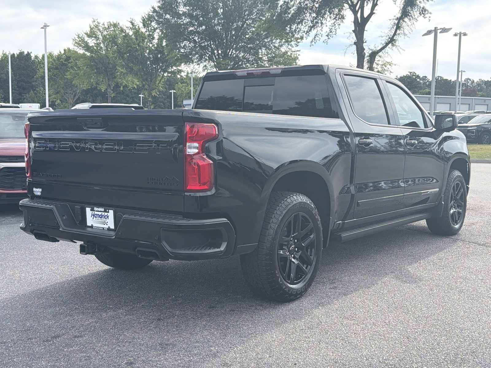 Used 2025 Chevrolet Silverado 1500 High Country w/ Midnight Edition AWD/4WD image 12