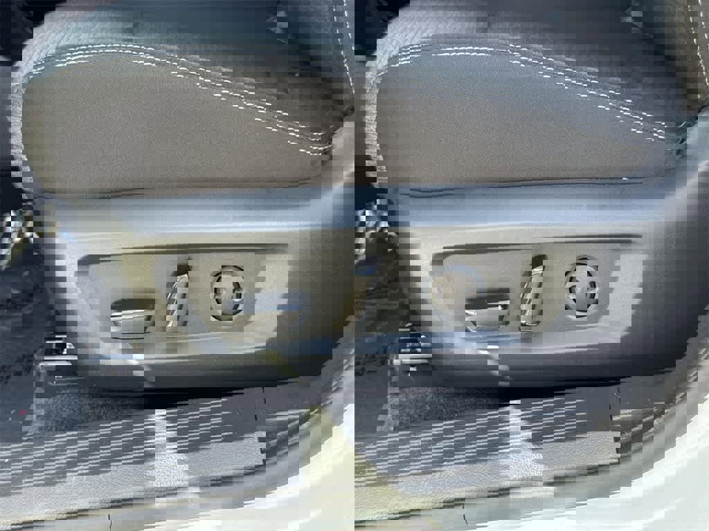 Used 2023 Nissan Rogue SV image 25