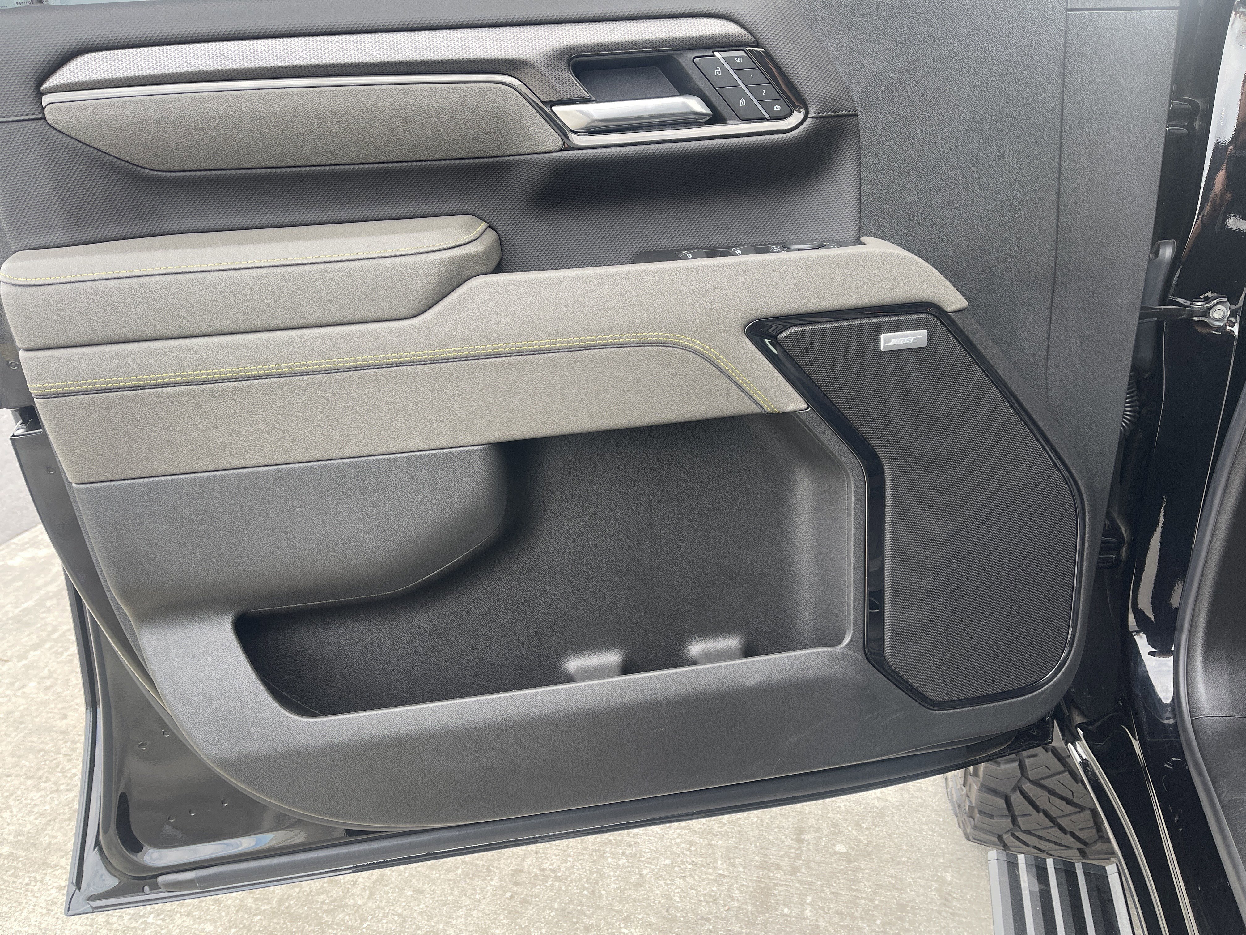 Used 2025 Chevrolet Silverado 2500 ZR2 w/ Technology Package image 22