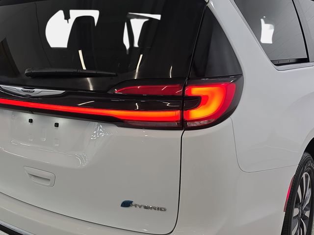 Used 2023 Chrysler Pacifica Touring-L image 33