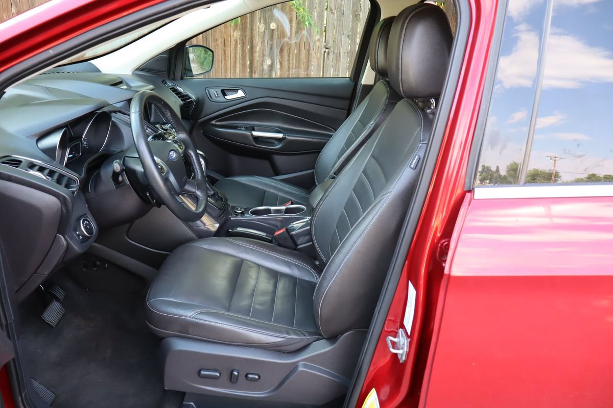 Used 2016 Ford Escape Titanium w/ Equipment Group 301A AWD/4WD image 19