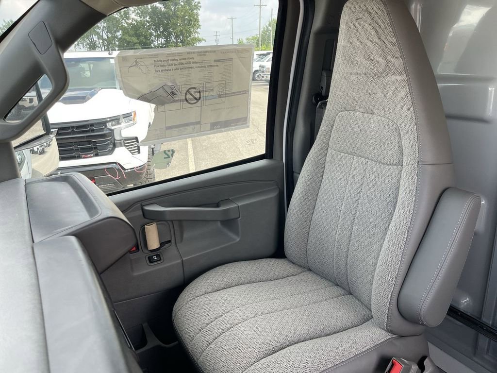 New 2025 Chevrolet Express 3500 w/ Power Convenience Package image 17