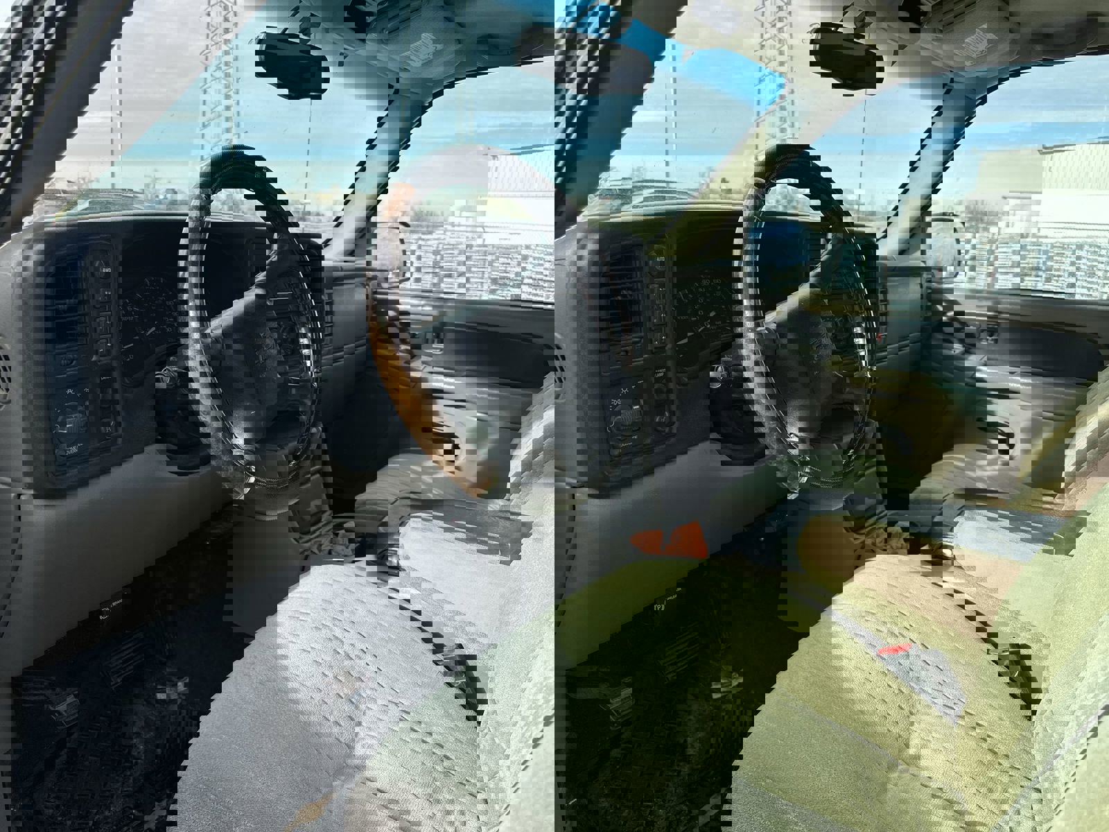 Used 2002 Chevrolet Avalanche 2500 w/ Convenience Pkg image 10