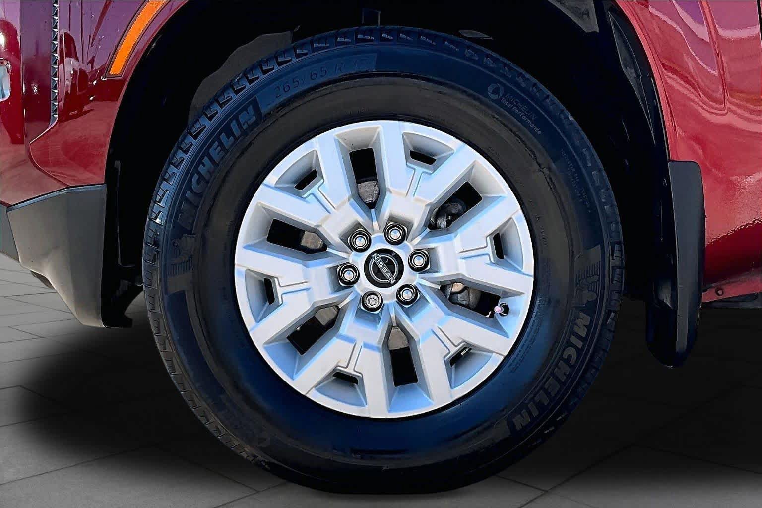 Certified 2024 Nissan Frontier SV w/ SV Convenience Package RWD image 11