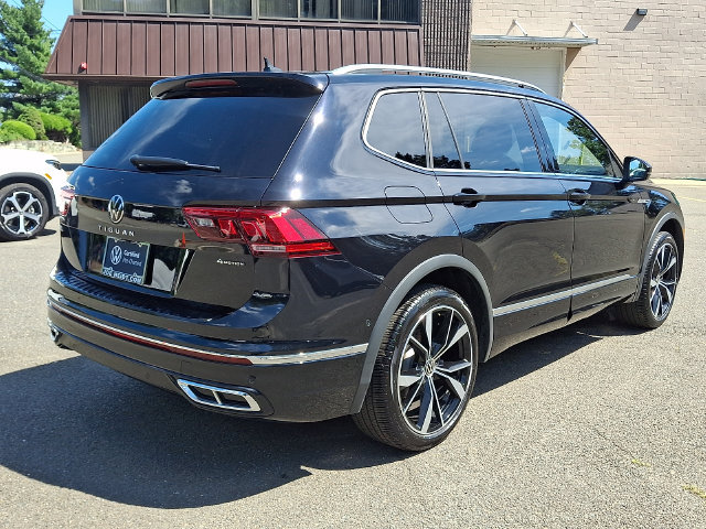 Certified 2023 Volkswagen Tiguan SEL R-Line AWD/4WD image 11