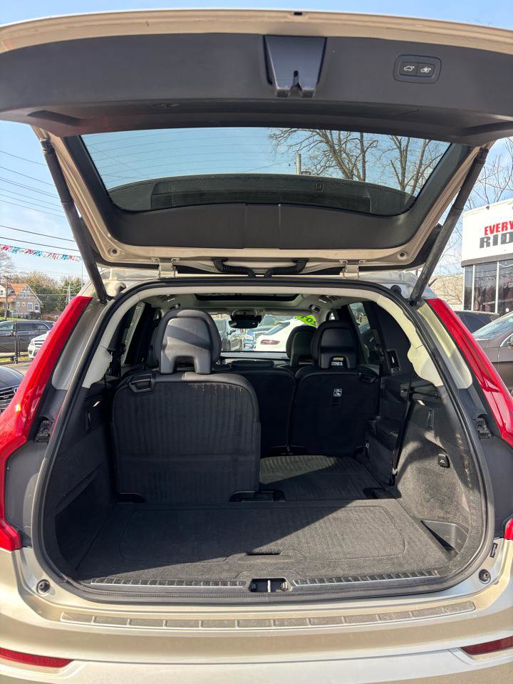 Used 2016 Volvo XC90 T6 Momentum w/ Momentum Plus Package image 5