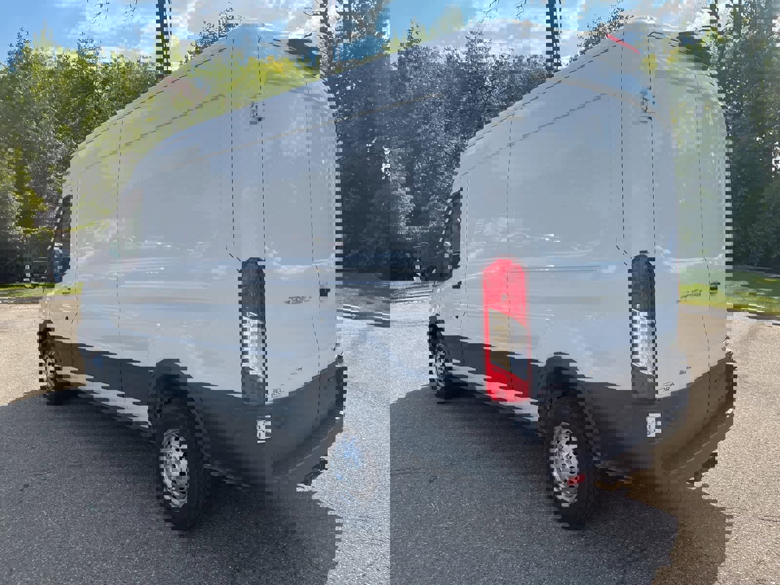 Used 2024 Ford Transit 250 148 Medium Roof Extended AWD image 7