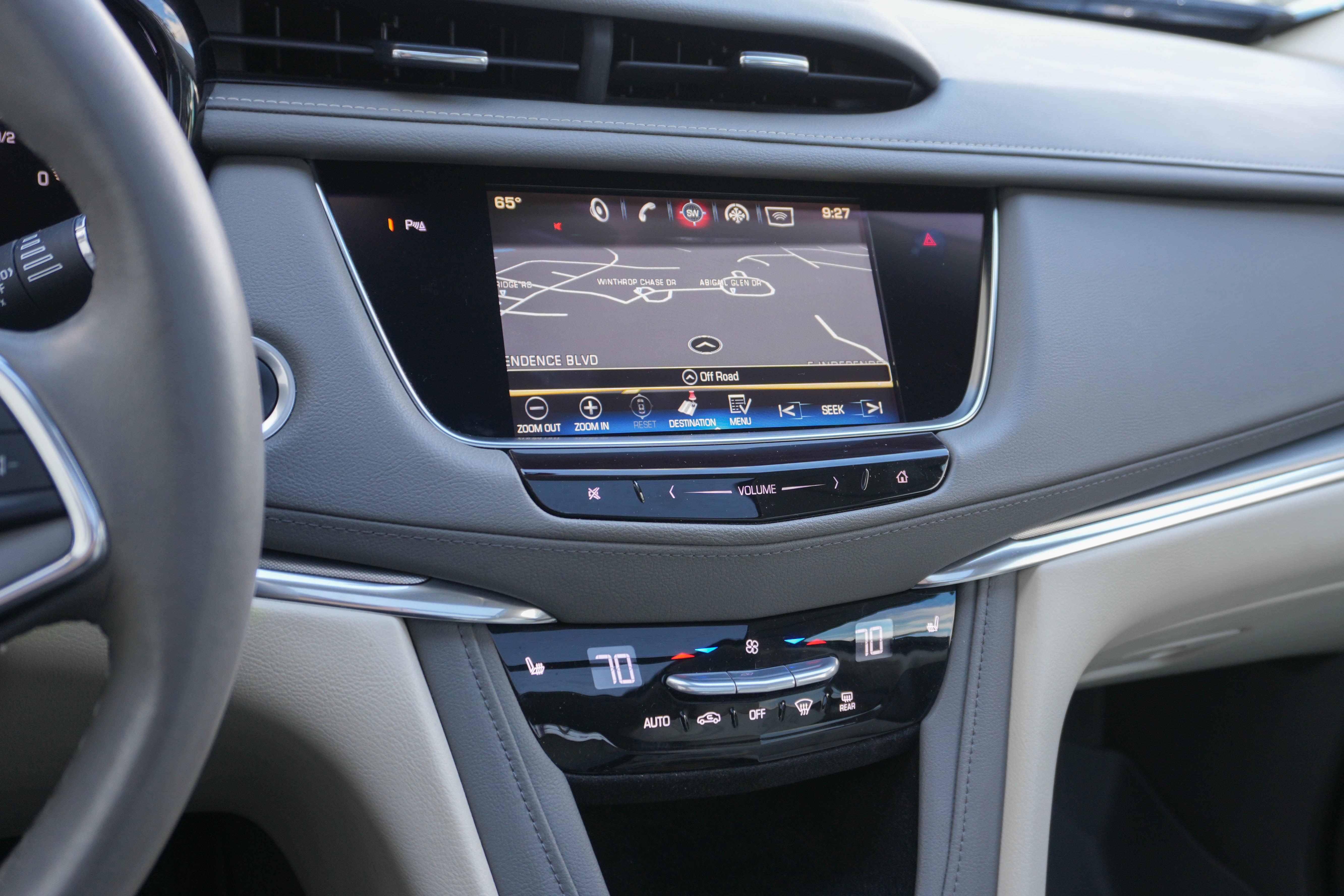 Used 2017 Cadillac XT5 Luxury w/ Driver Awareness Package image 18