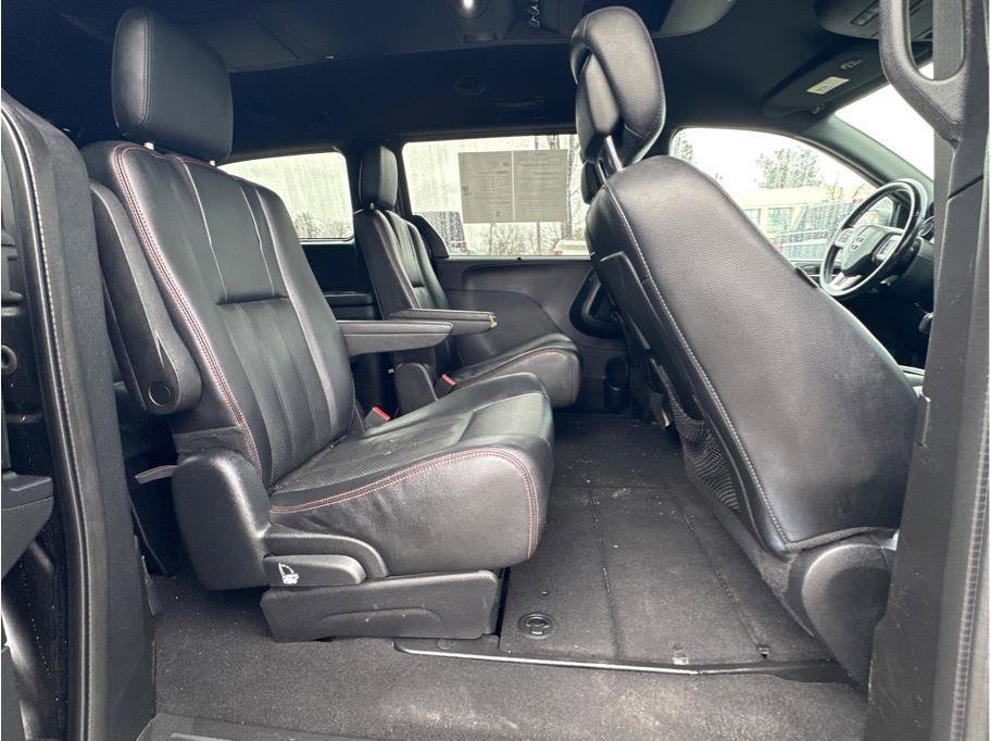 Used 2019 Dodge Grand Caravan GT image 12