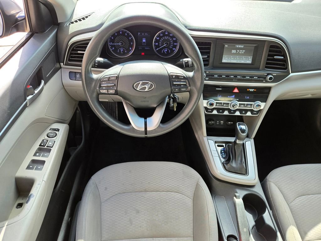 Used 2020 Hyundai Elantra SE FWD image 14